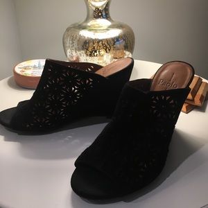 Linea Paolo black Wedge Sandal